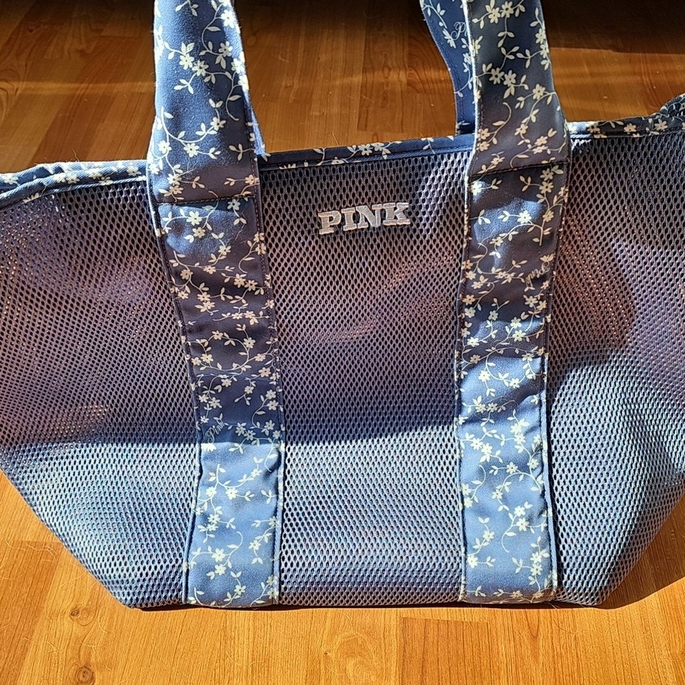 VS PINK MESH FLORAL TOTE• 2025• - Picture 8 of 8